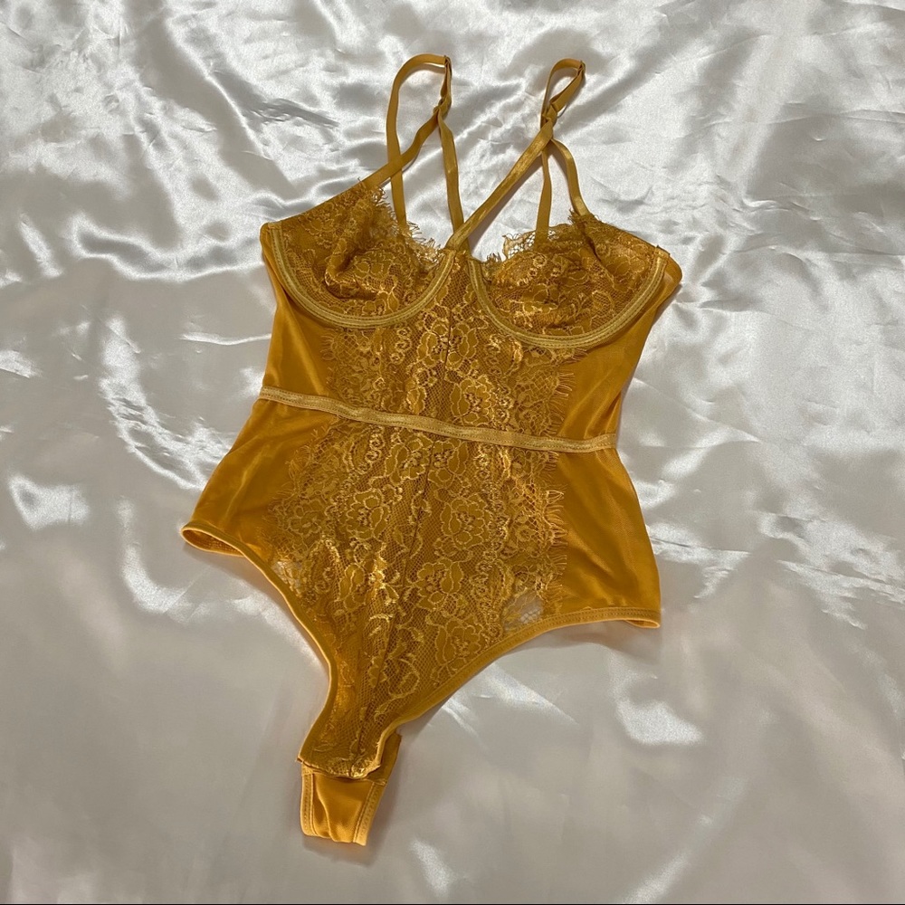 Fashion Nova Lace Teddy Mustard Yellow Size Small